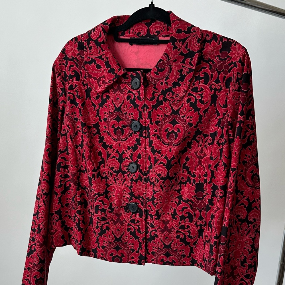 VINTAGE Red Paisley Printed Cropped Jacket Size-fits a loose L, labeled 16 p